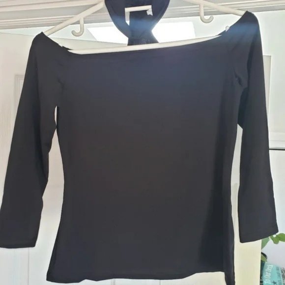 Beautiful off the shoulder stretchy top with rhinestones - Picture 2 of 5